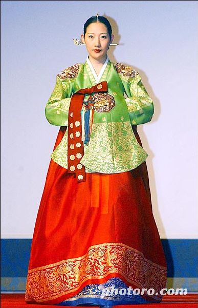 공주예복 이미지