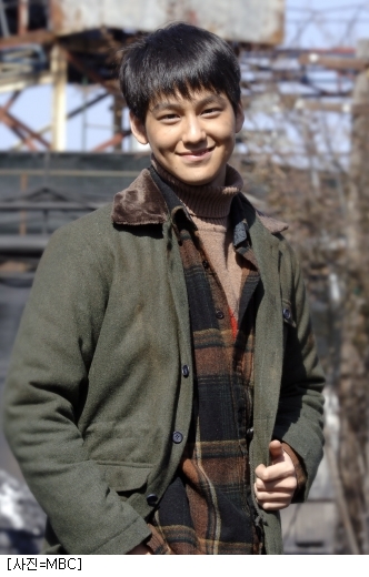 East Of Eden/Phia Dong Vuon Dia Dang -&nbsp;&nbsp;Song Seung Hun, Yeon Jung Hoon, Lee Da Hae, Han Ji Hye [Vietsub - 56 Complete]